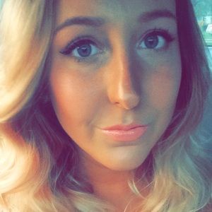 Meet your Posher, Courtney